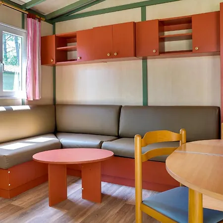 2 Bedroom Amazing In 滨海拉福特