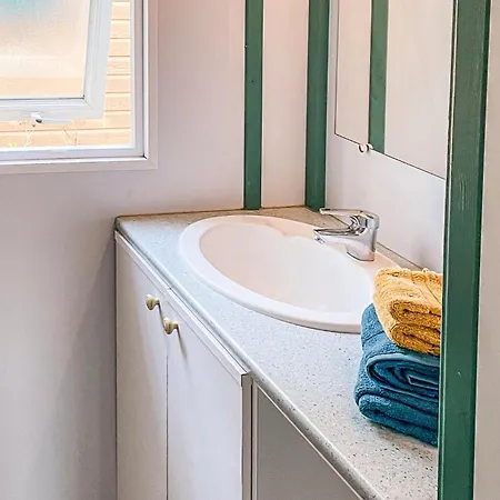 度假居 2 Bedroom Amazing In 滨海拉福特